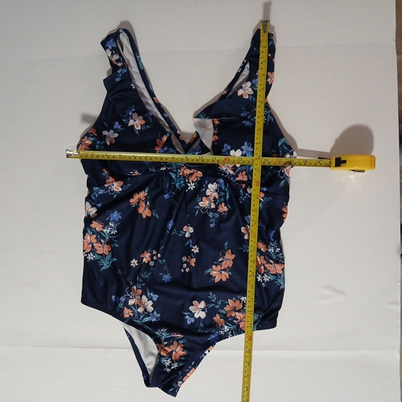 Beach Scene Collection Swimsuit Ruffle Size L - Picture 2 of 11